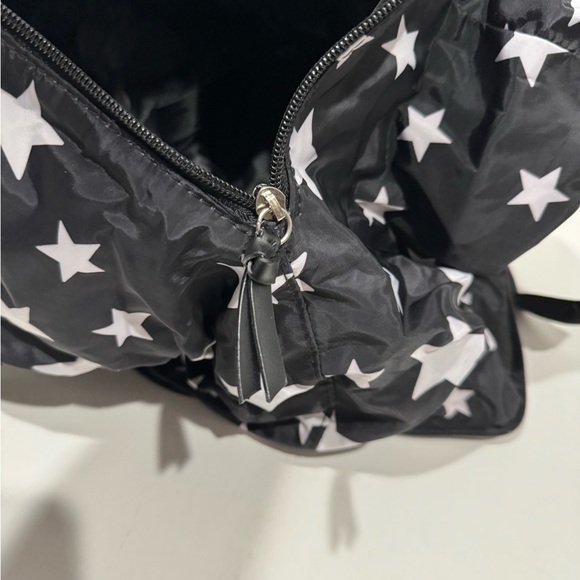 VS Foldable Duffle Bag - Picture 3 of 5